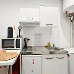 Functional Apartment, Belleville, Paris 11