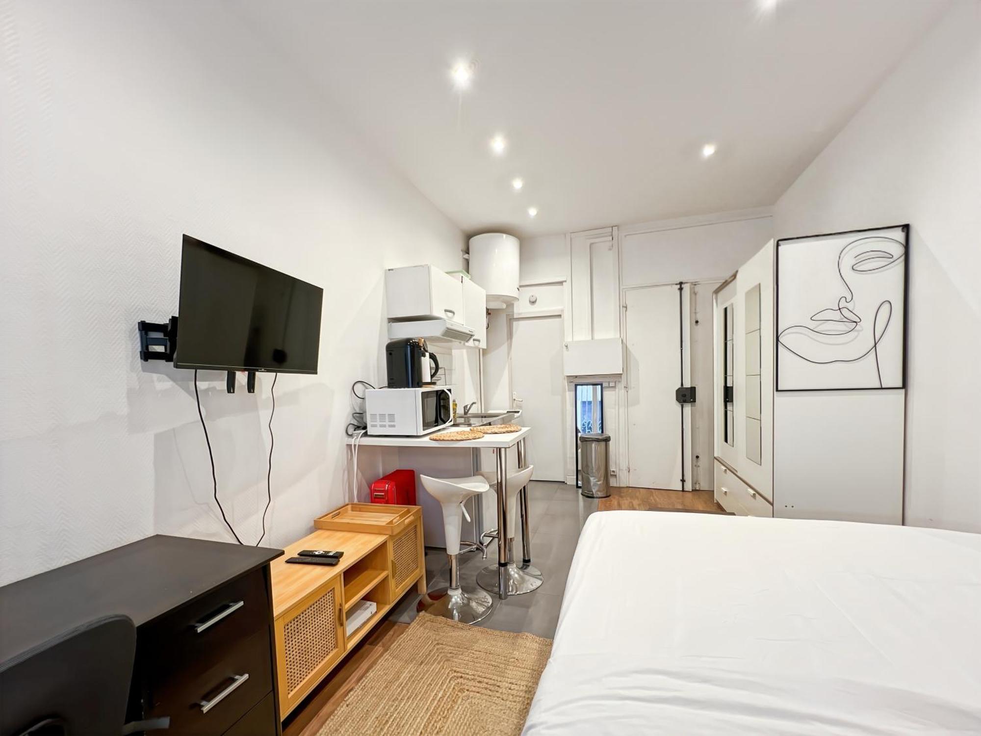 Functional Apartment, Belleville, 11 Parigi